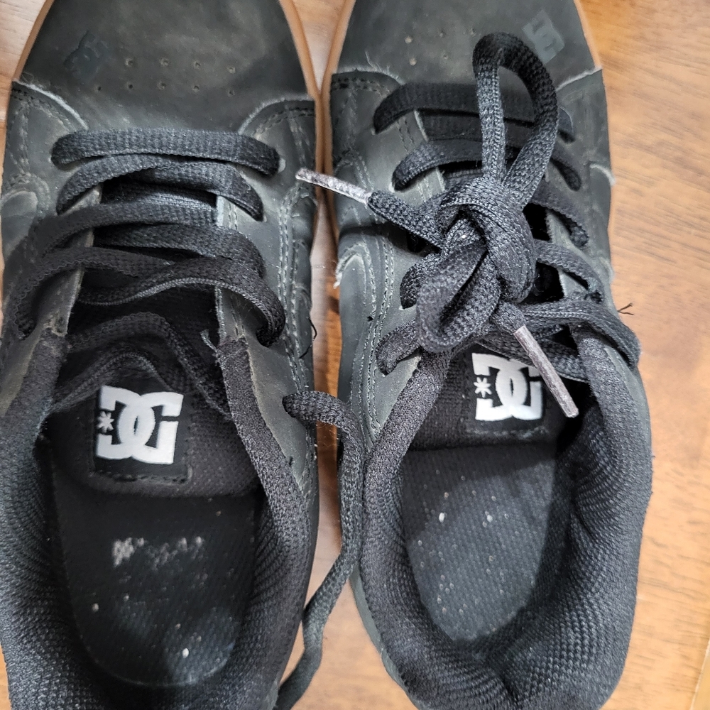Kids Used DC shoes Co USA